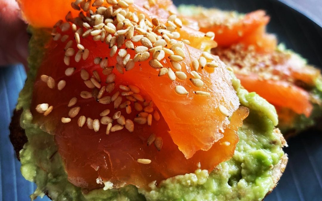 Tostadas con palta y Slice de Salmon